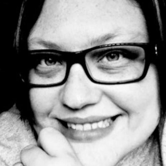 Meet your Posher, Heather - Picture 1 of 1